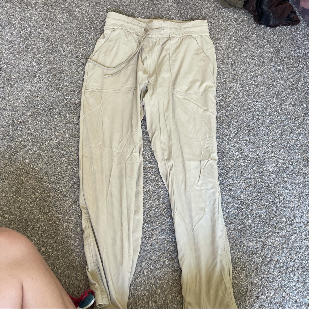 Lululemon dance studio mid rise crop 25inch